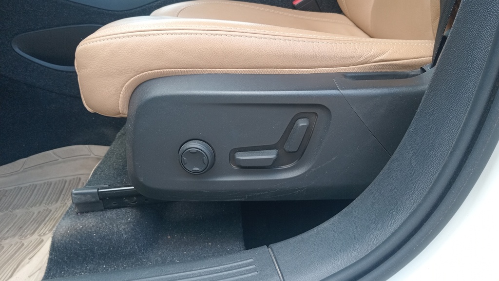 DRIVER SEAT SWITCHES