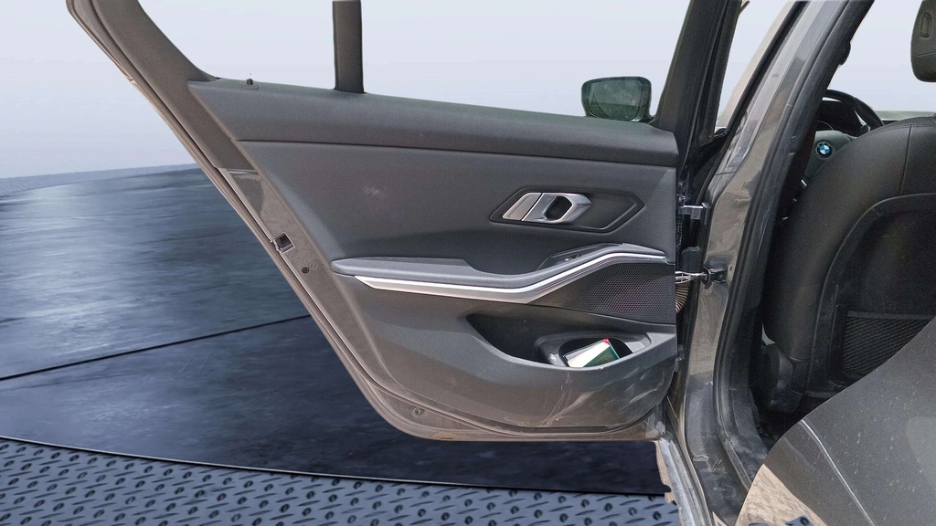RR L DOOR
