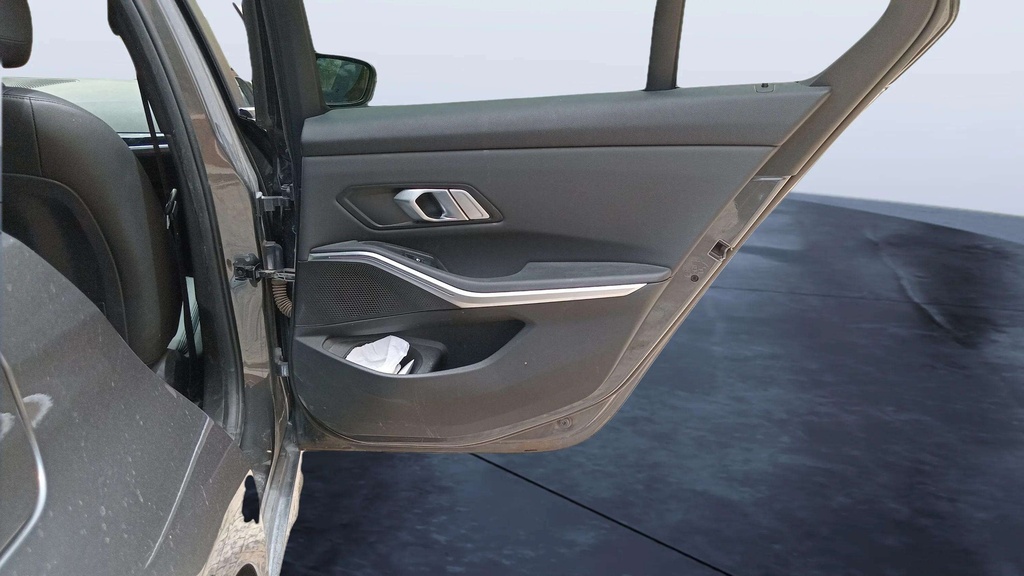 RR R DOOR