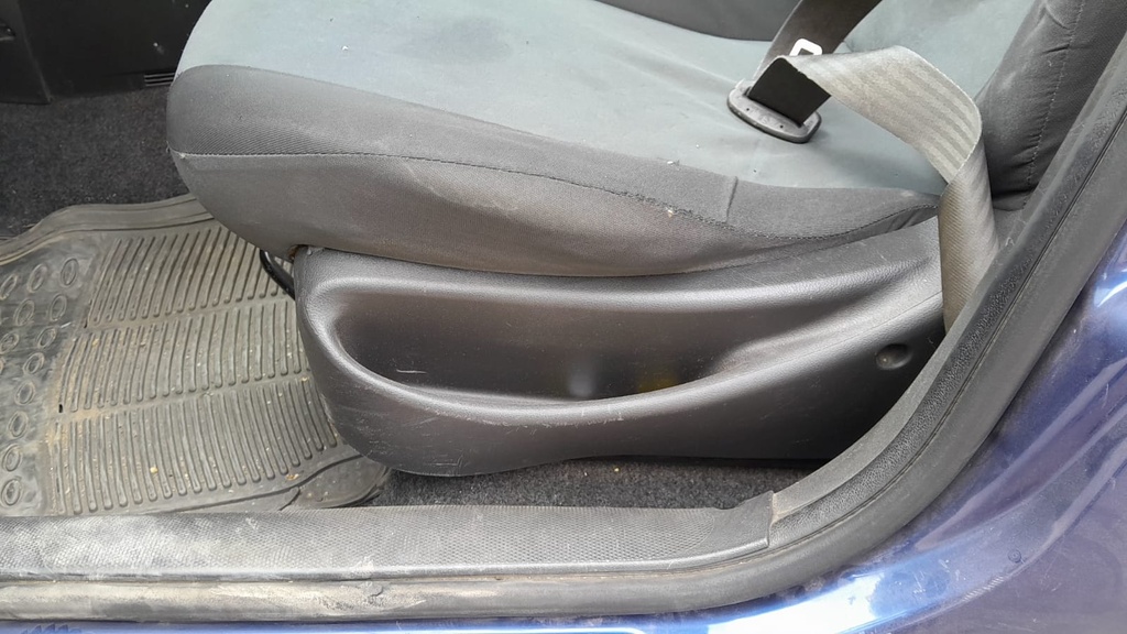 DRIVER SEAT SWITCHES