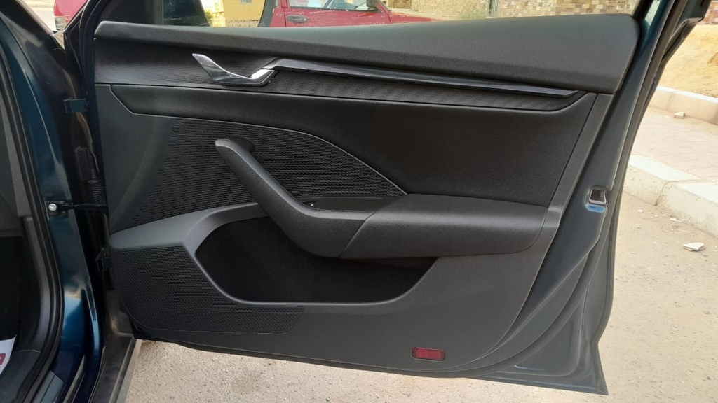FR R DOOR