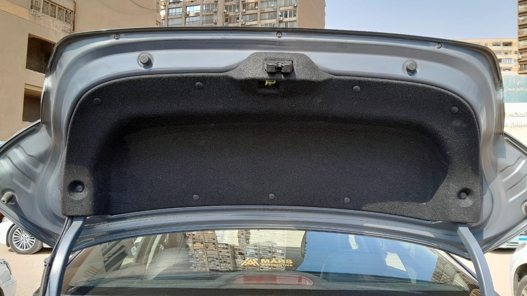 TRUNK HOOD