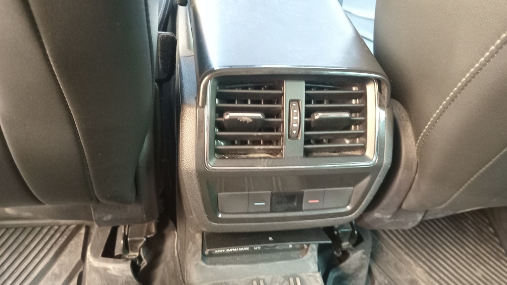 RR AC GRILL