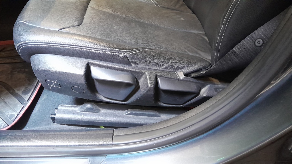 DRIVER SEAT SWITCHES
