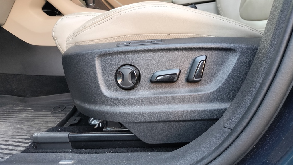 DRIVER SEAT SWITCHES