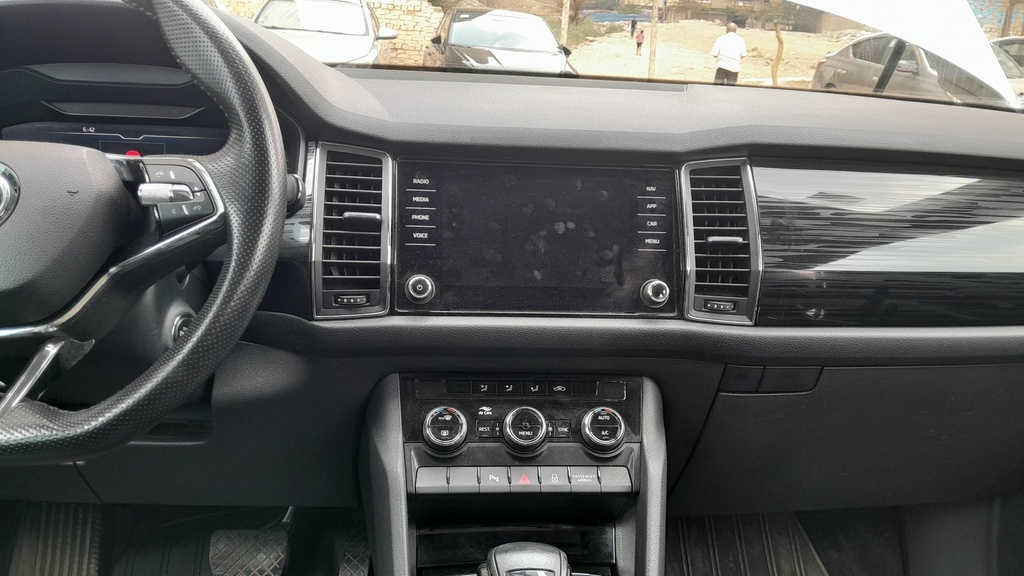 MULTIMEDIA SCREEN