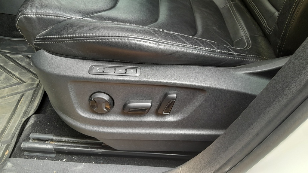 DRIVER SEAT SWITCHES