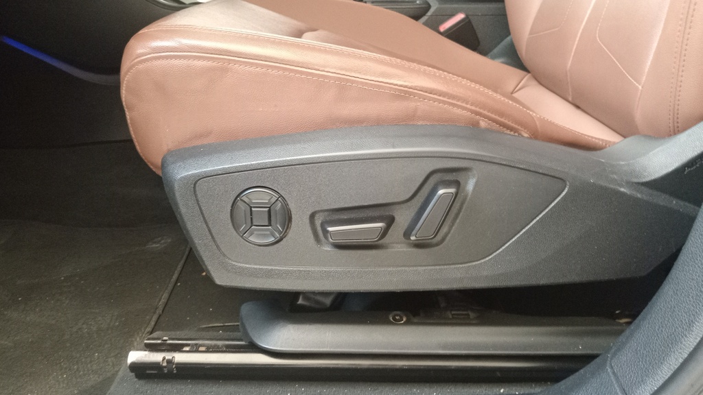 DRIVER SEAT SWITCHES