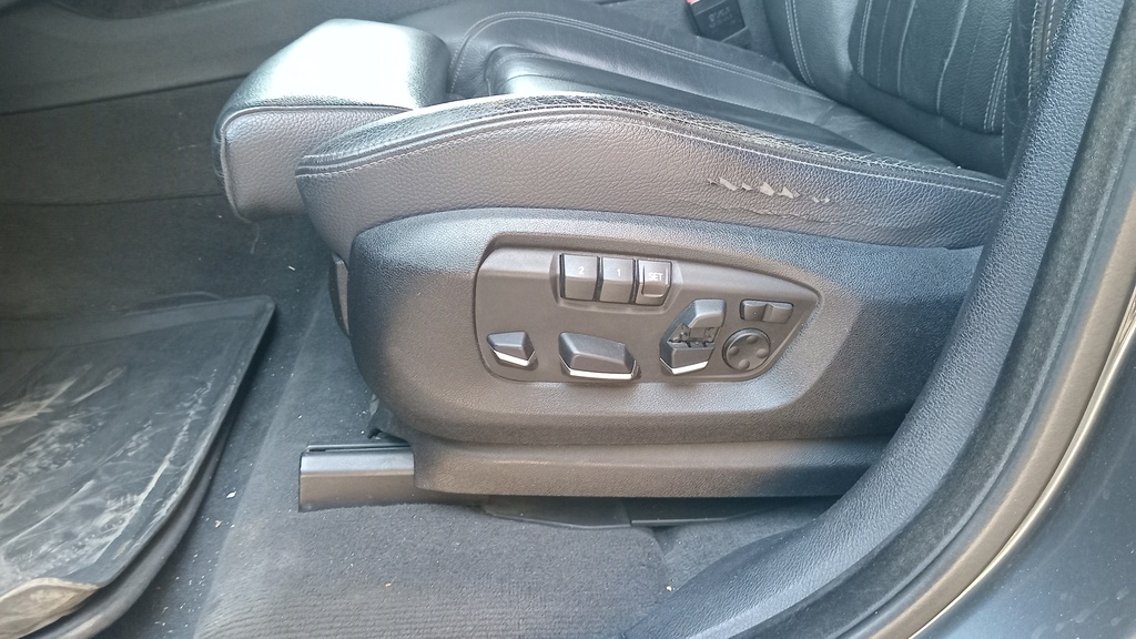 DRIVER SEAT SWITCHES
