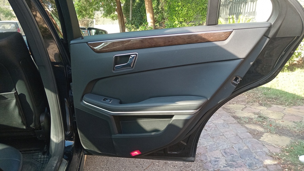 RR R DOOR