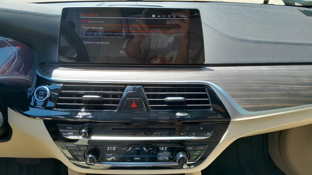 MULTIMEDIA SCREEN