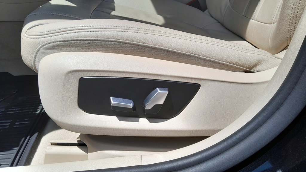 DRIVER SEAT SWITCHES