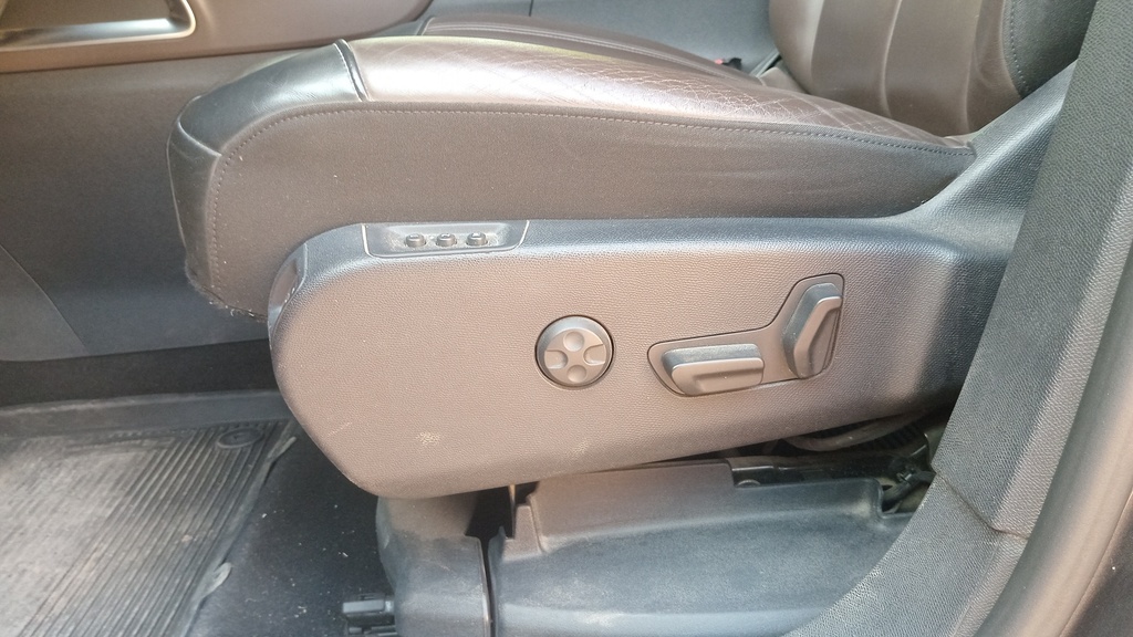 DRIVER SEAT SWITCHES