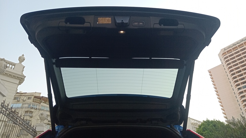 TRUNK HOOD