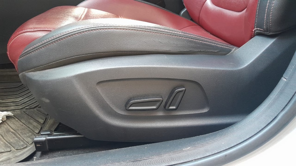 DRIVER SEAT SWITCHES