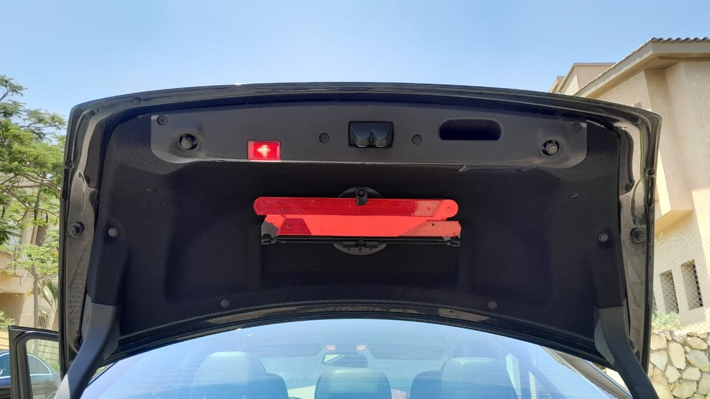 TRUNK HOOD