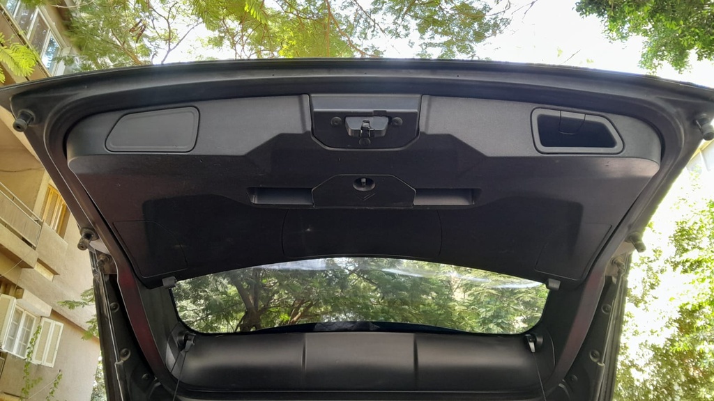 TRUNK HOOD