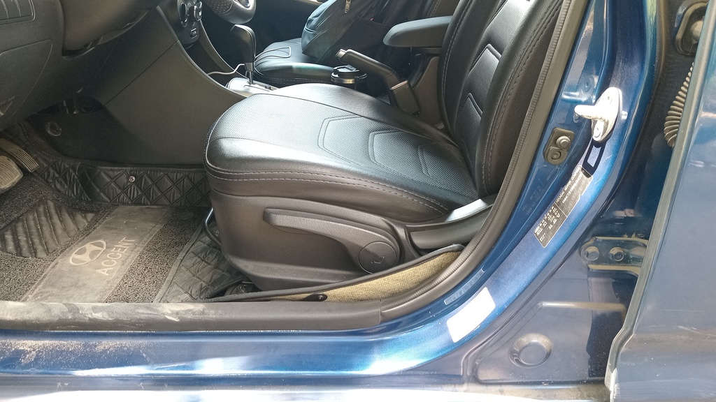 DRIVER SEAT SWITCHES