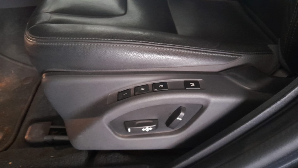 DRIVER SEAT SWITCHES