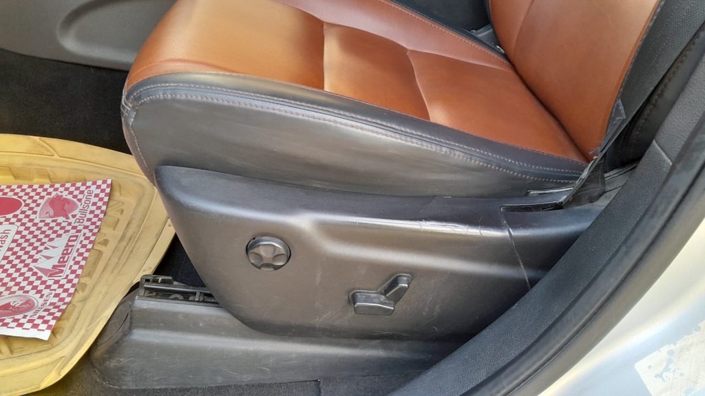 DRIVER SEAT SWITCHES