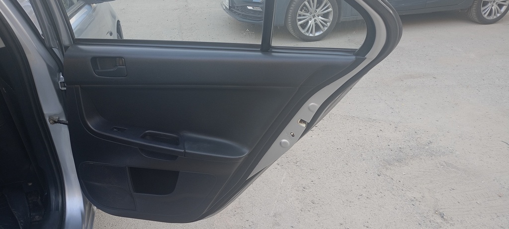 RR R DOOR