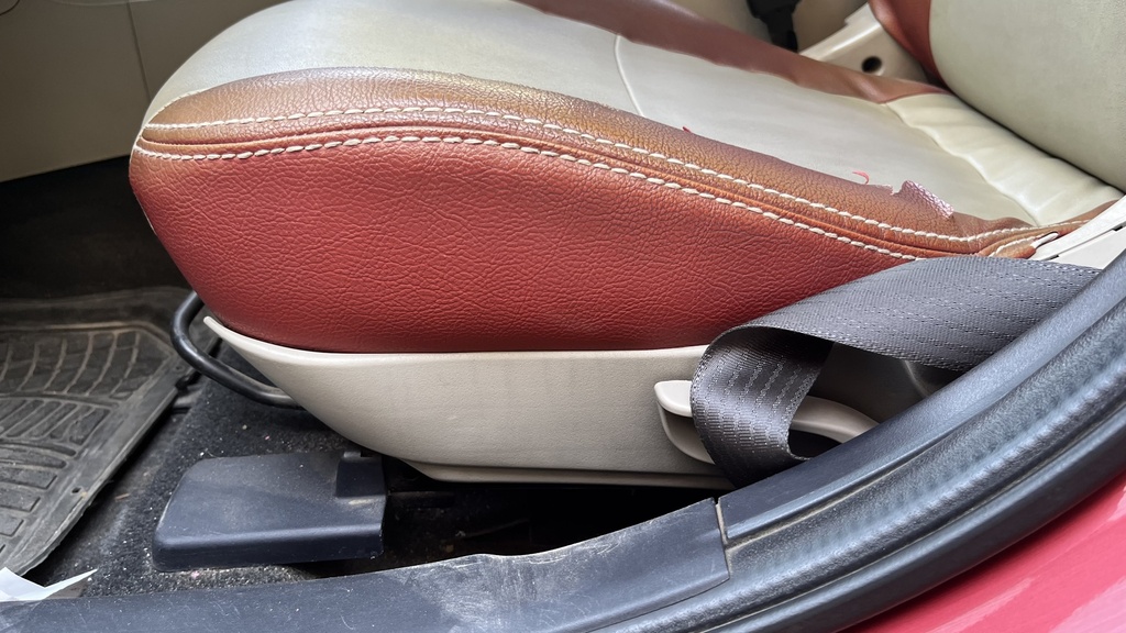 DRIVER SEAT SWITCHES