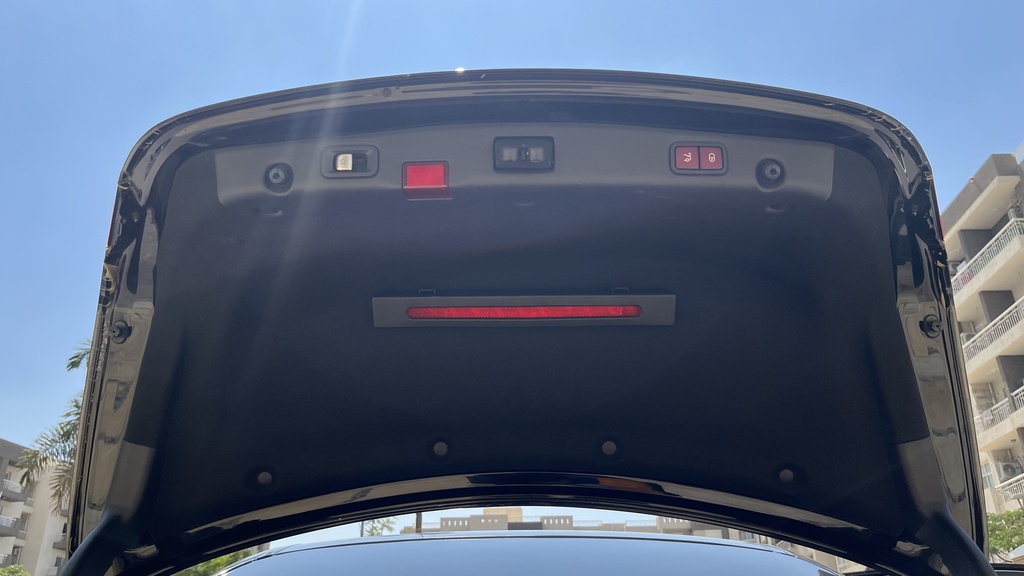 TRUNK HOOD