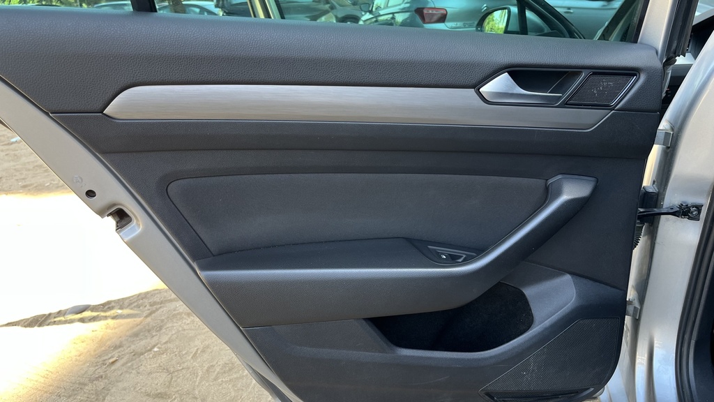 RR L DOOR