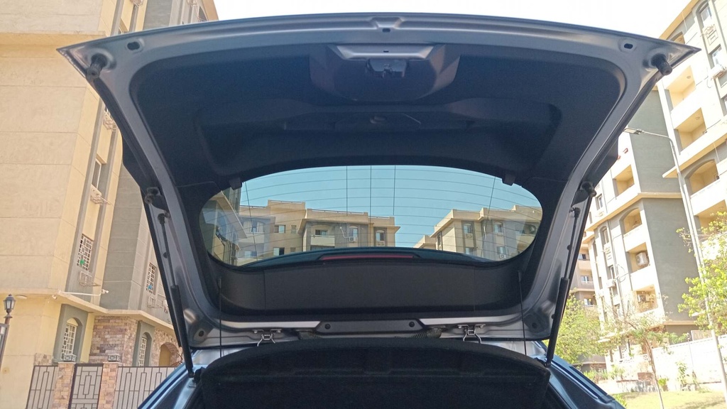 TRUNK HOOD