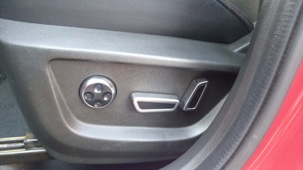 DRIVER SEAT SWITCHES