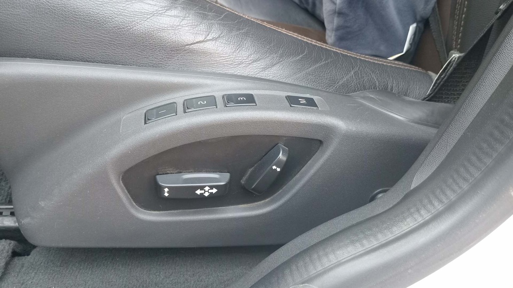 DRIVER SEAT SWITCHES