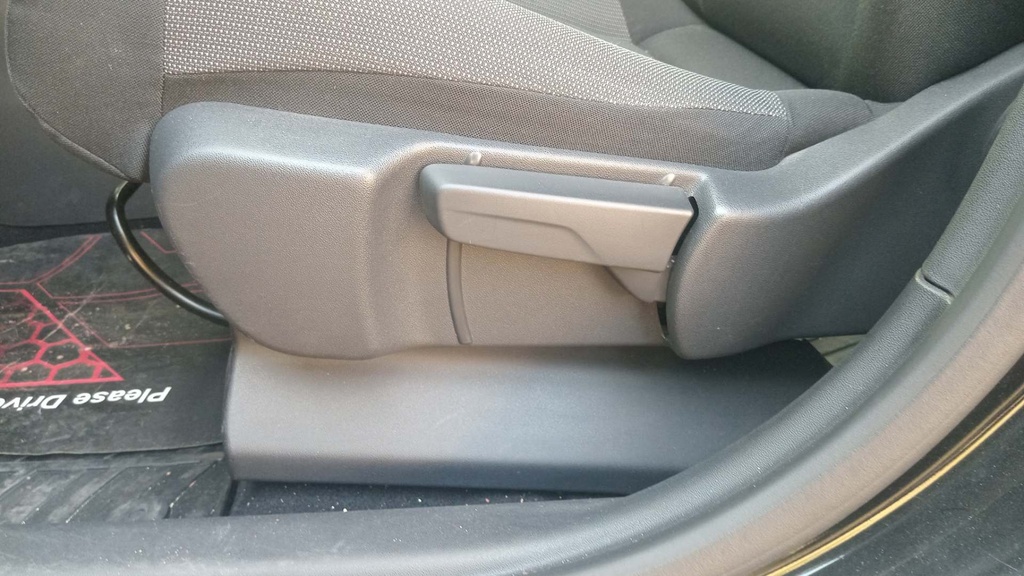 DRIVER SEAT SWITCHES