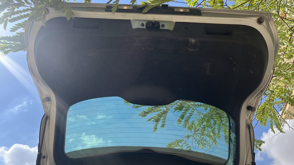 TRUNK HOOD