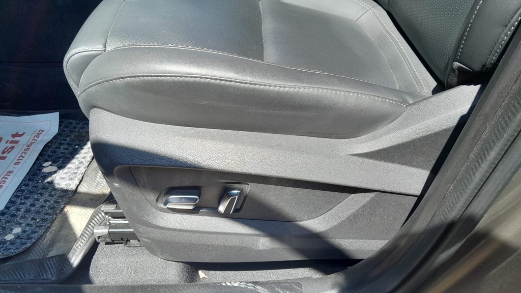 DRIVER SEAT SWITCHES