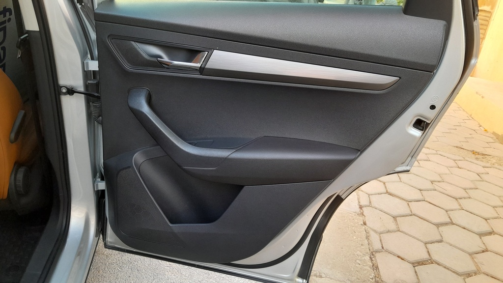 RR R DOOR