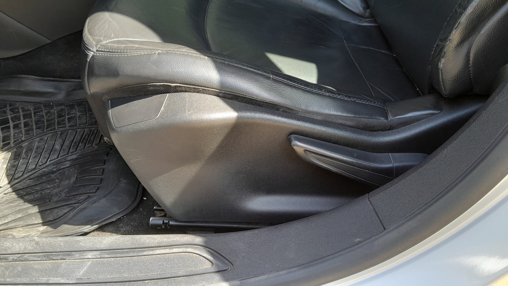 DRIVER SEAT SWITCHES