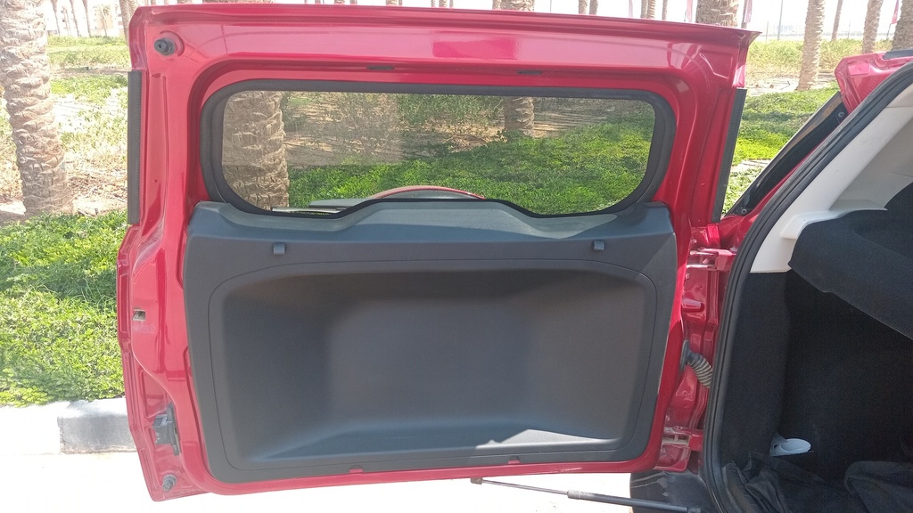 TRUNK HOOD