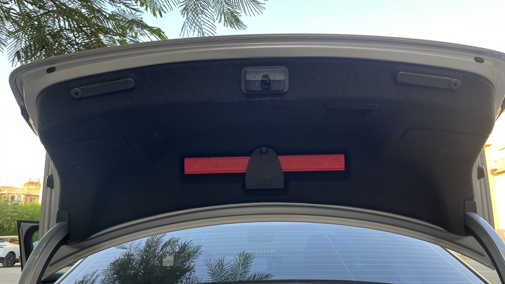 TRUNK HOOD