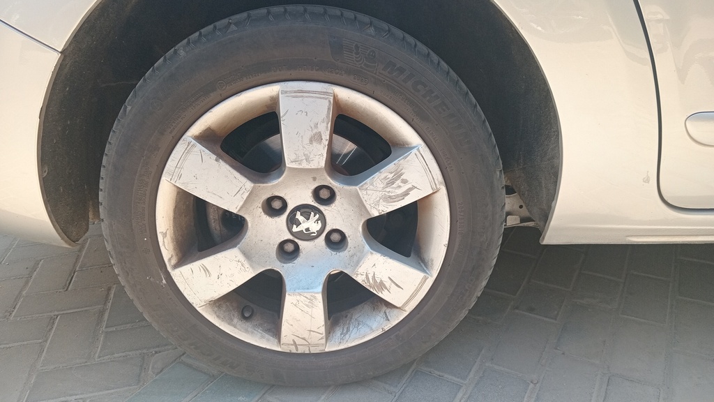 RR R TIRE