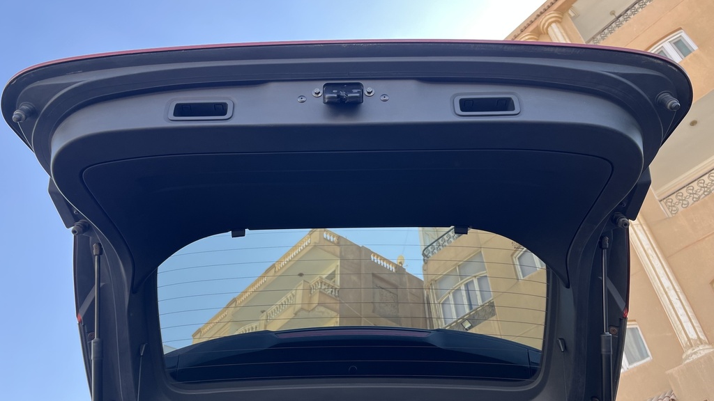 TRUNK HOOD