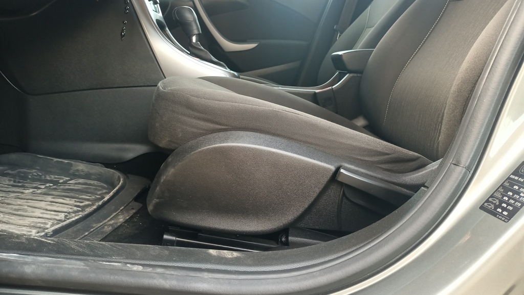 DRIVER SEAT SWITCHES