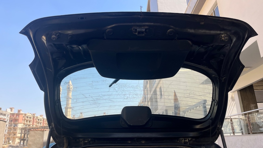 TRUNK HOOD