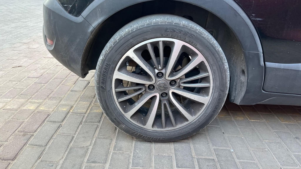 RR R TIRE