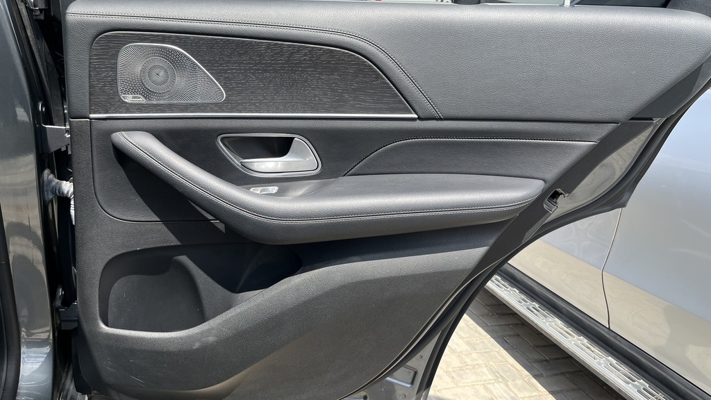 RR R DOOR