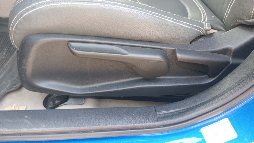 DRIVER SEAT SWITCHES