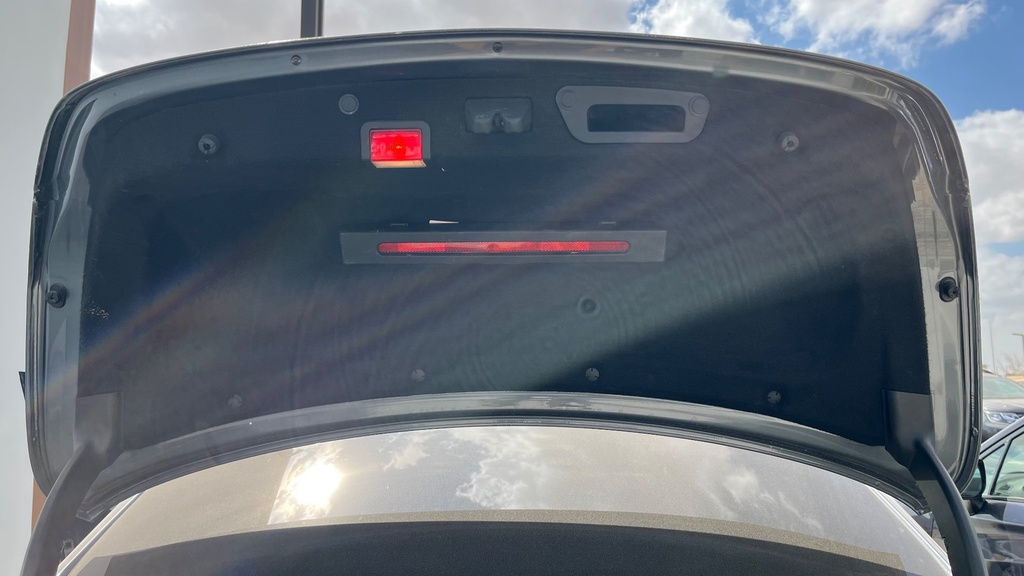 TRUNK HOOD