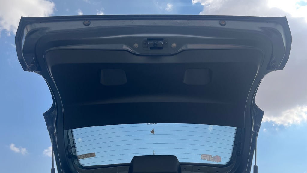 TRUNK HOOD