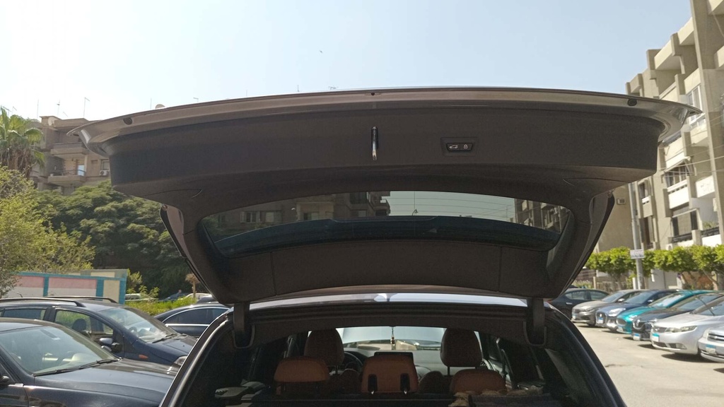 TRUNK HOOD