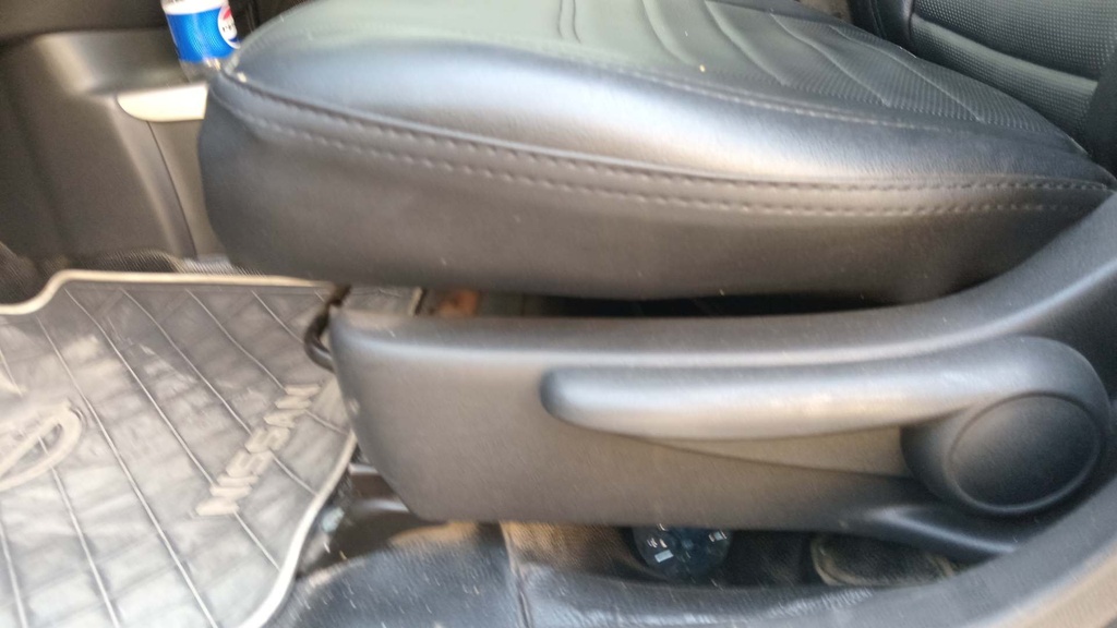 DRIVER SEAT SWITCHES