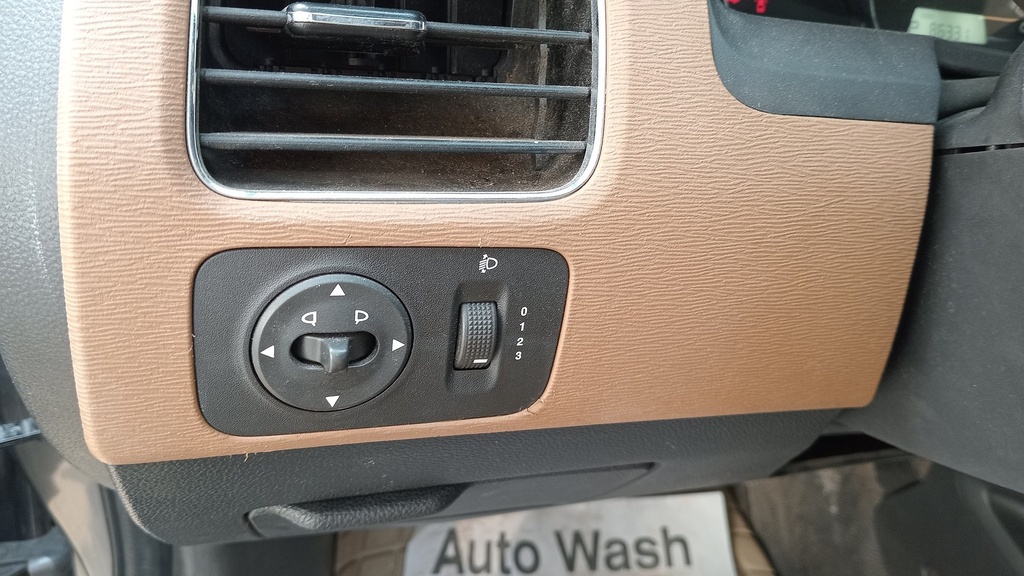 DRIVER SEAT SWITCHES